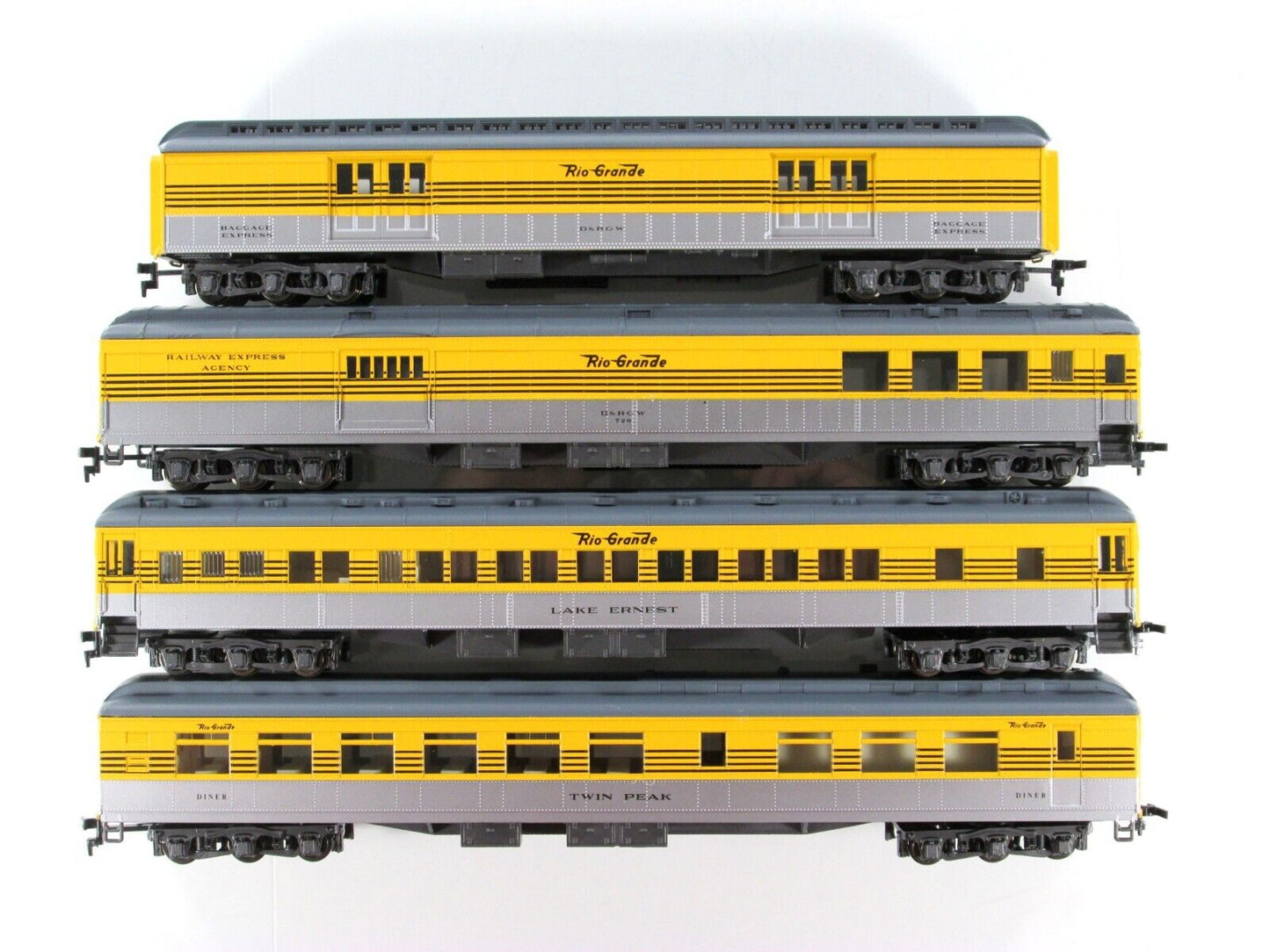 HO Scale ***DENVER RIO GRANDE WESTERN*** 1920s Passenger Set A -- Rivarossi 6920