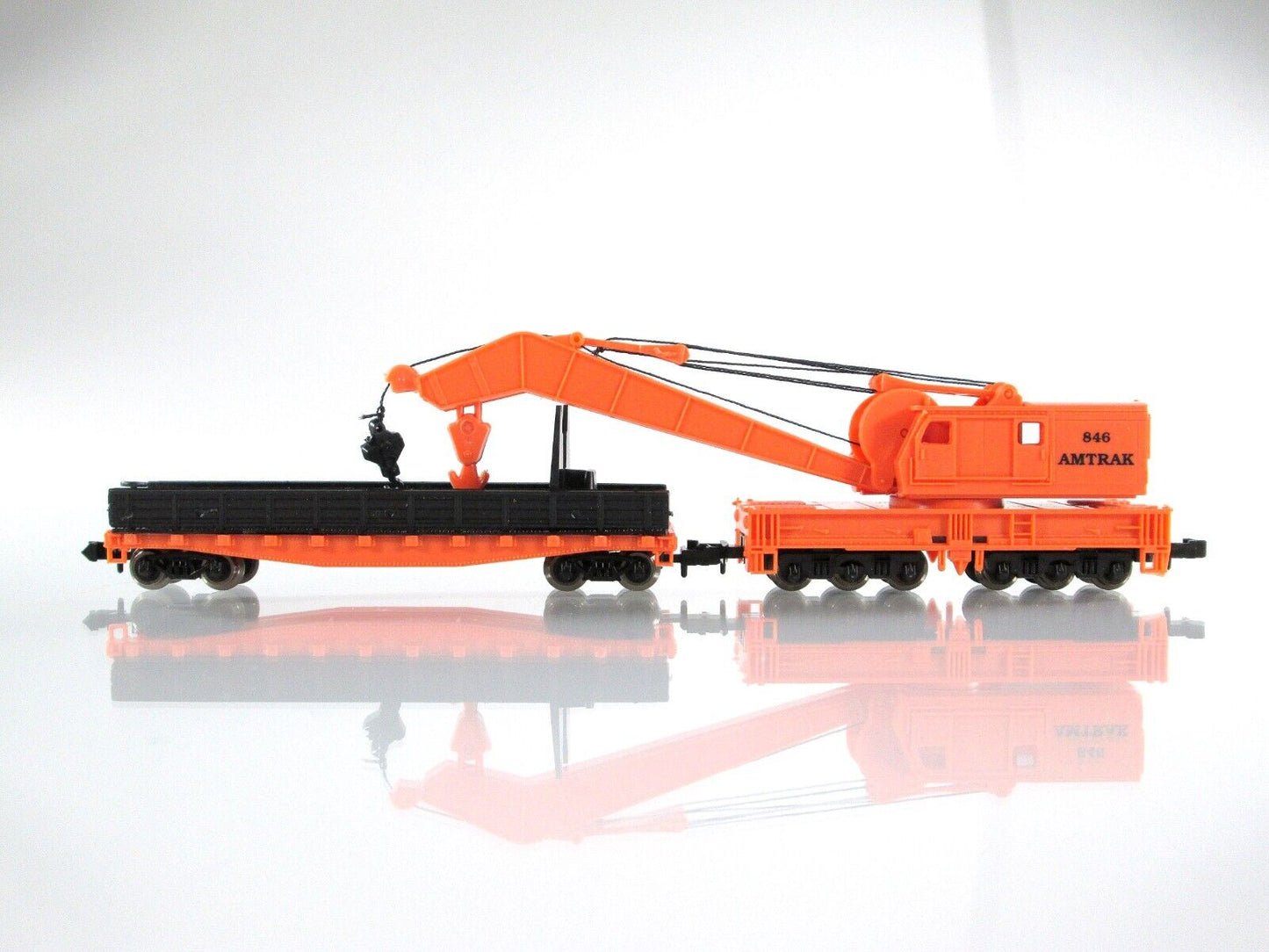 N Scale AMTRAK **MOW** Boom Crane #846, Flat Car Tender - Model Power 3163 *NEW*