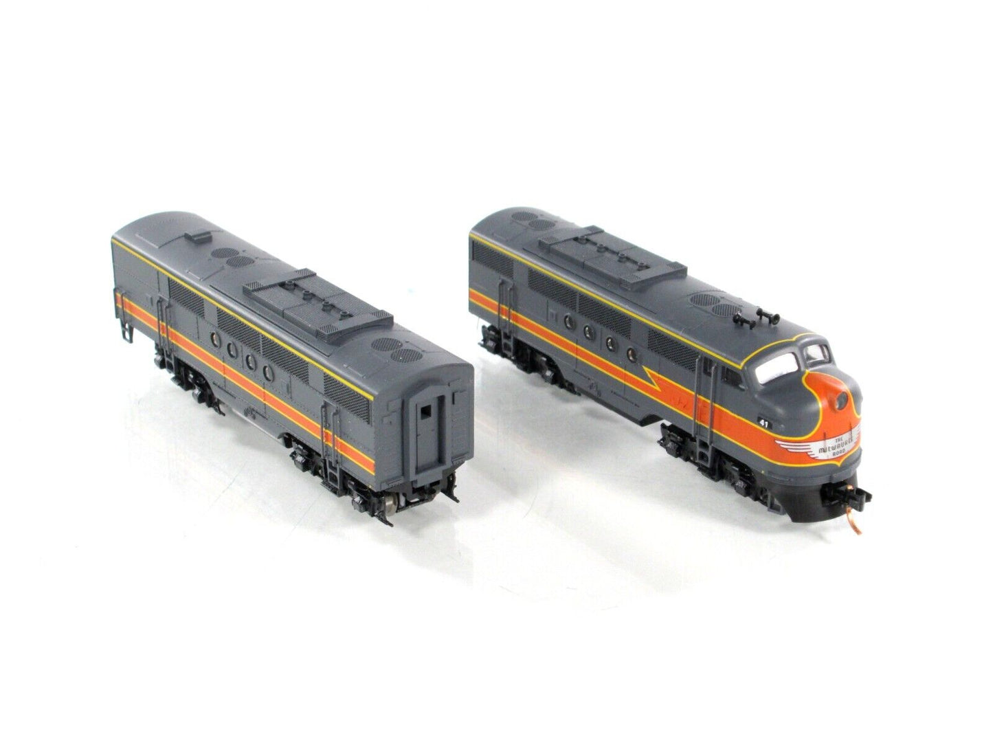 N Scale ***MILWAUKEE ROAD*** EMD FT A/B Set #41 - Micro Trains 99200092, DCC Rdy