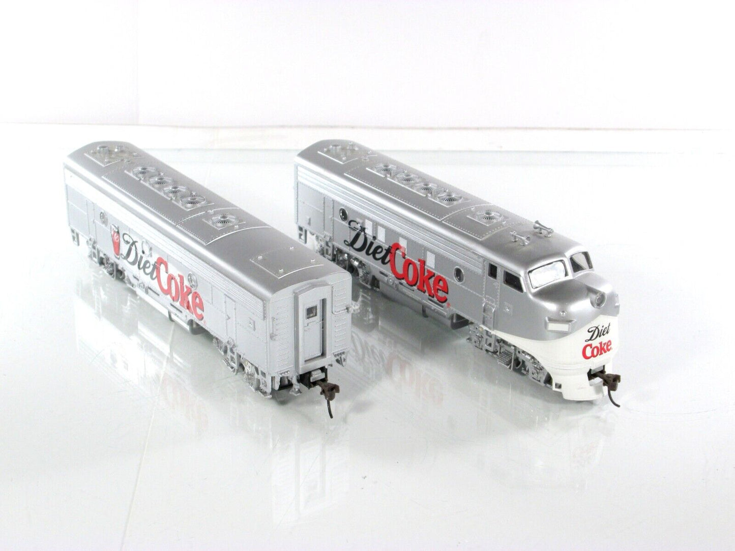 HO Scale ***DIET COKE*** F-Series F7A F7B Diesel Locomotive AB Set ----- Athearn