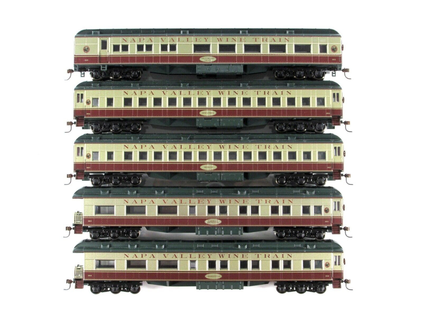 HO Scale ***NAPA VALLEY*** Wine Train Passenger 5-Car Set -Athearn, Metal Wheels