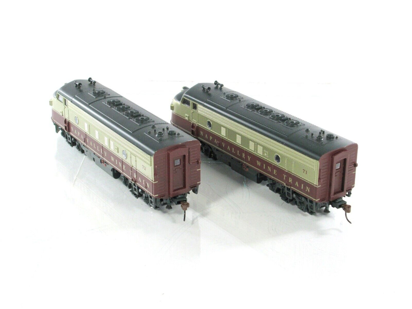 HO Scale ***NAPA VALLEY*** Wine Train F7A Locomotive Set # 71, 72 - Athearn 8500