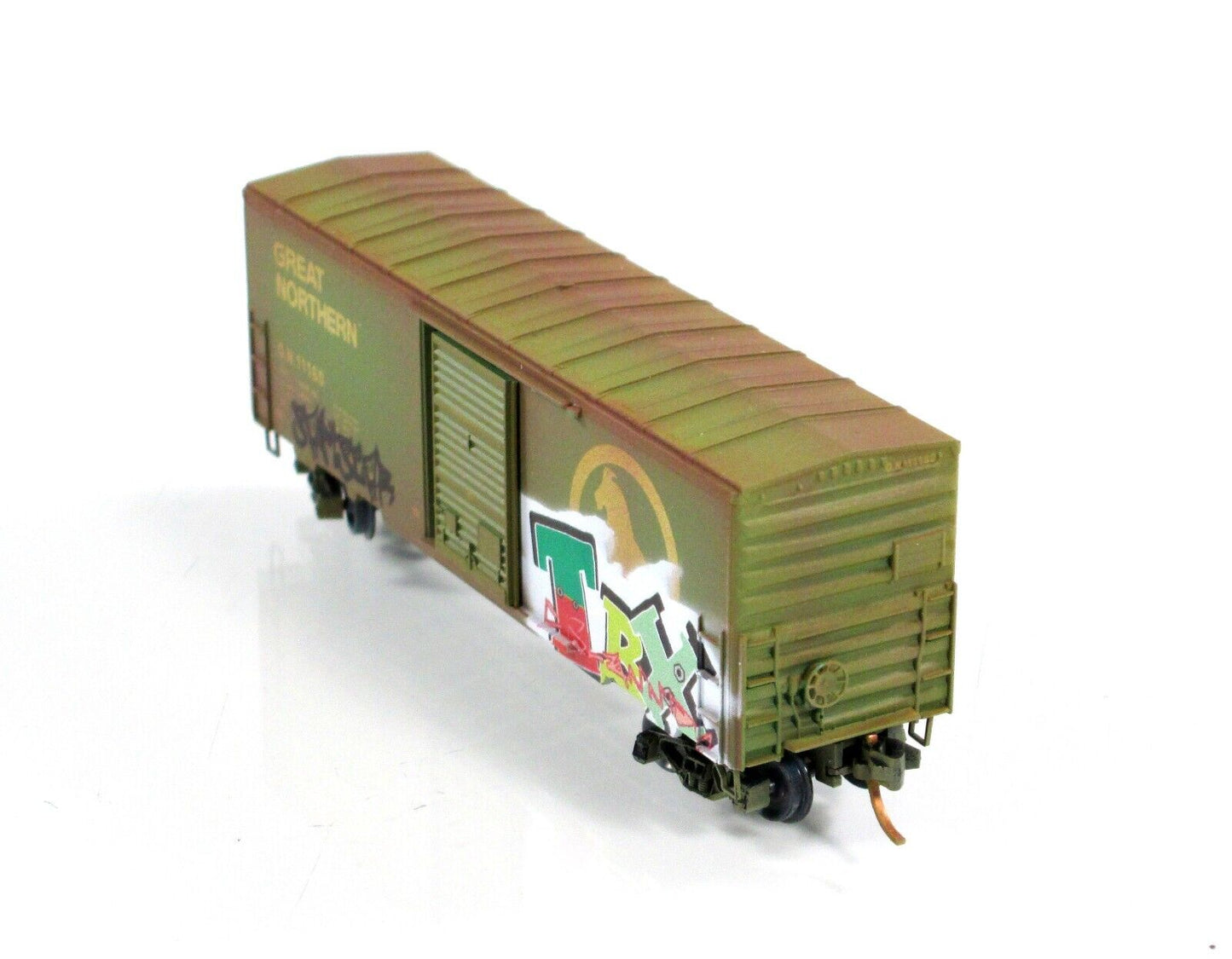 N Scale **GREAT NORTHERN** Weathered Graffiti 40' Box Car -Micro Trains 02444360