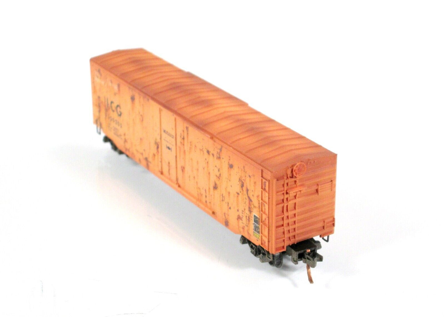N Scale *ILLINOIS CENTRAL GULF* Weathered Box Car #130205, Micro Trains 03844540