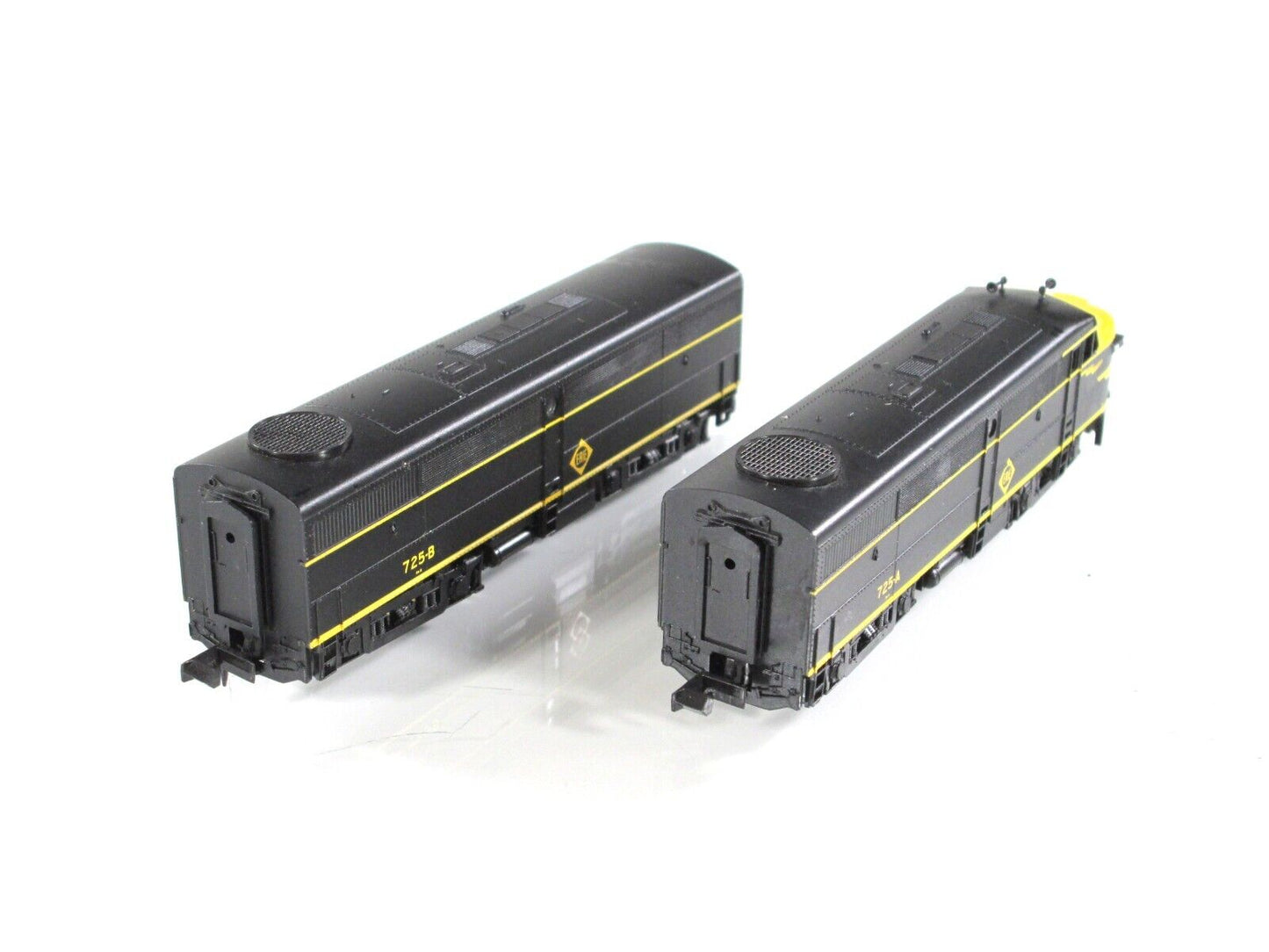 N Scale **ERIE** FA1 FB1 Diesel Locomotive Pair #725 - Life-Like 7415, Runs Well
