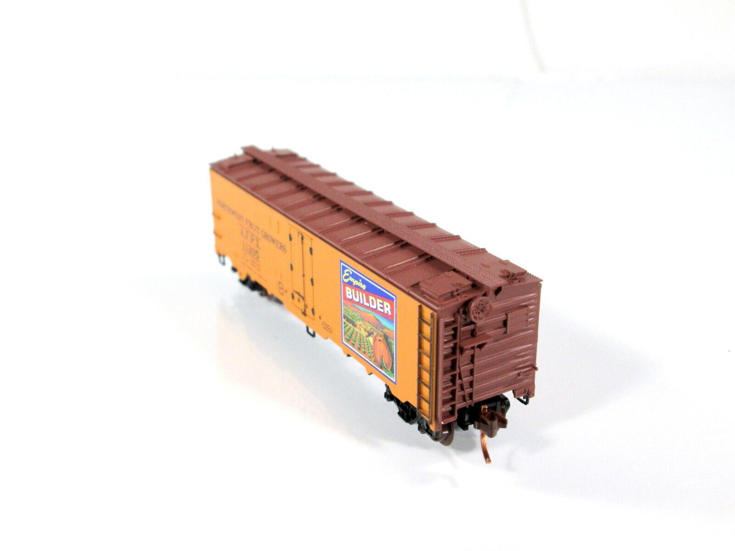 N Scale ***EMPIRE BUILDER*** Reefer #10, AFPX #11205 -Micro Trains, Lowell Smith