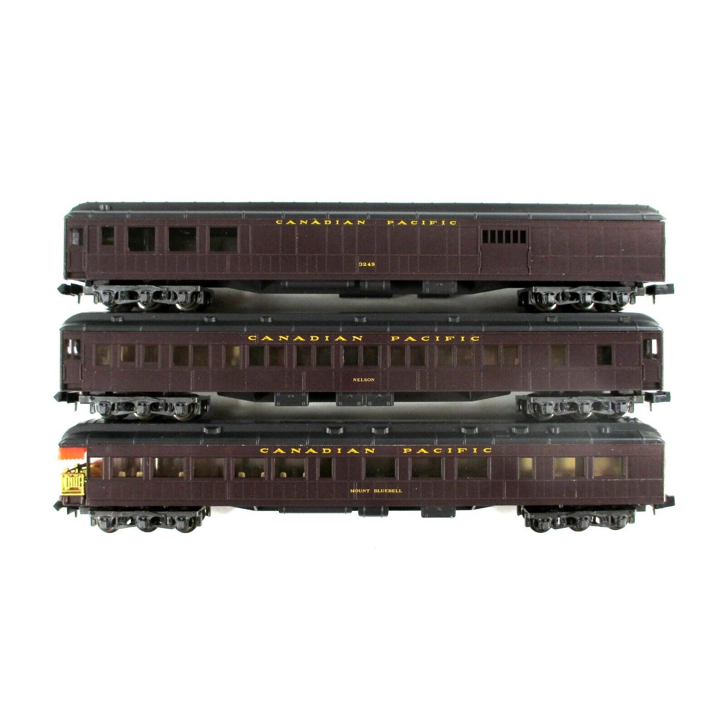 N Scale *CANADIAN PACIFIC* Heavyweight 3-Passenger Set - Arnold / Rivarossi 0591