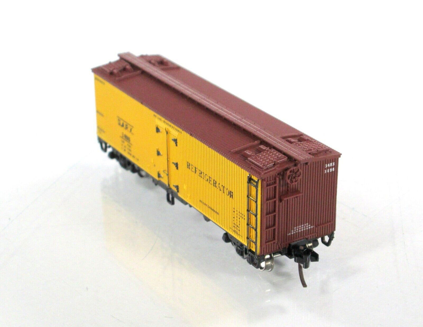N Scale ***GARX*** 37' Meat Reefer 4-Pack - Rapido 521013, Micro Trains Couplers