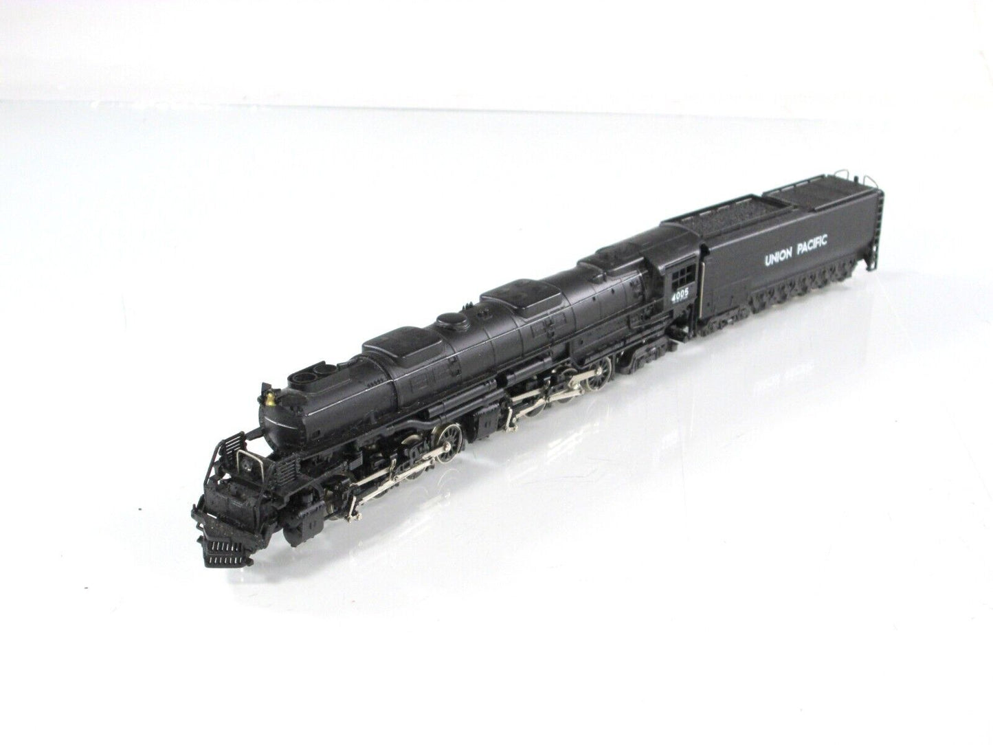N Scale **UNION PACIFIC** 4-8-8-4 BIG BOY Locomotive & Tender #4005 -- Rivarossi