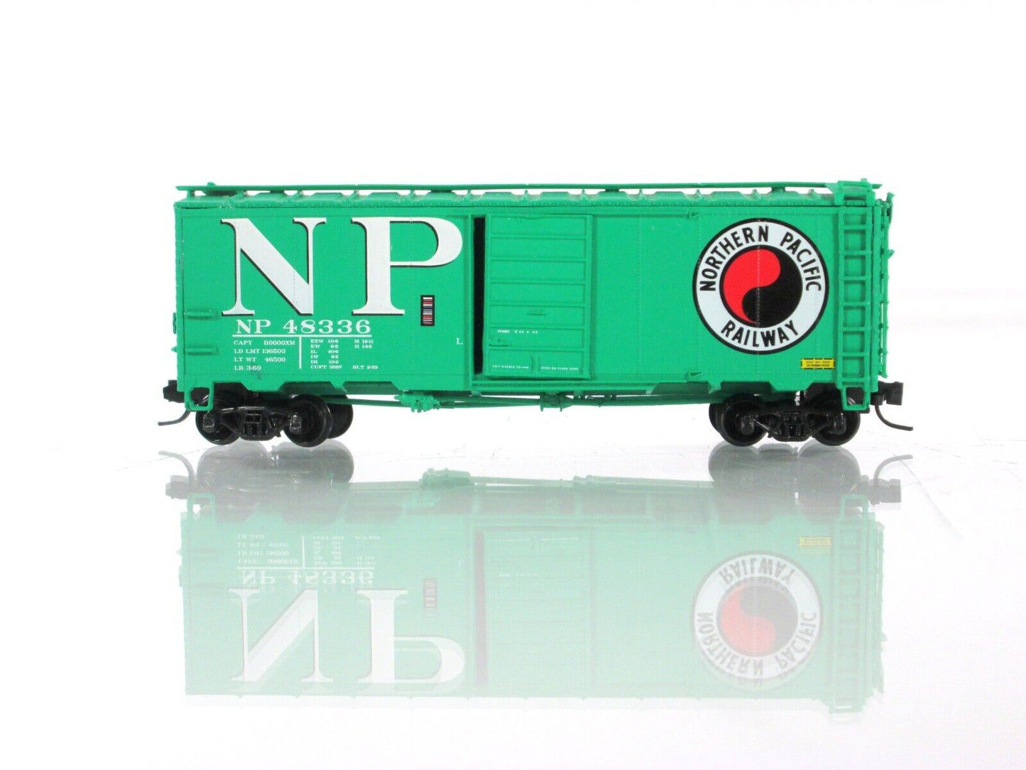 N Scale ****NORTHERN PACIFIC**** 40' Box Car 6-Pack Set ---- Intermountain 65749