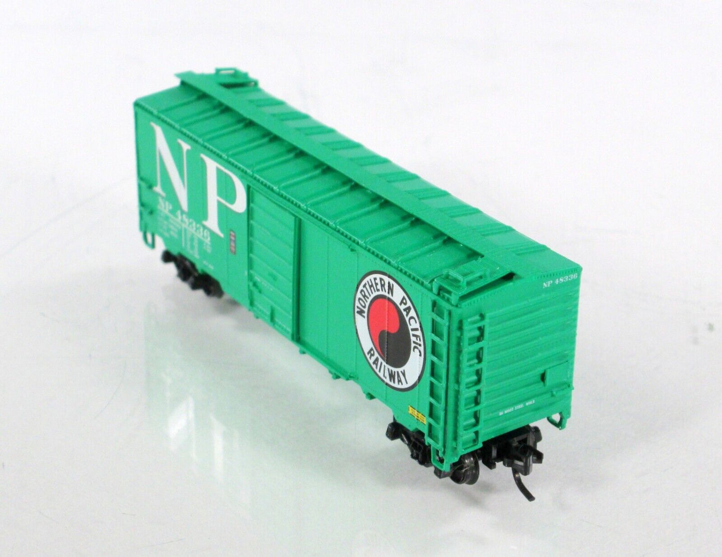 N Scale ****NORTHERN PACIFIC**** 40' Box Car 6-Pack Set ---- Intermountain 65749