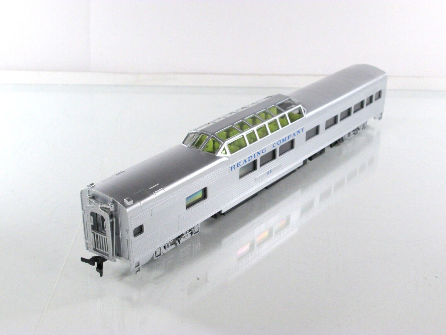HO Scale ***READING*** Silver Lightweight Passenger Car 8-Pack Set --- IHC 47918