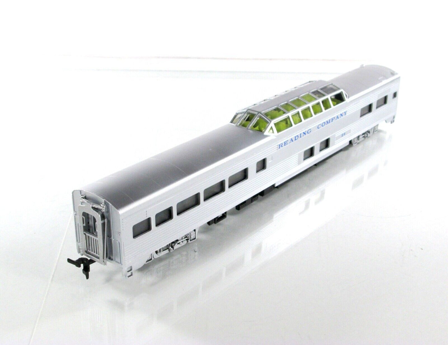 HO Scale ***READING*** Silver Lightweight Passenger Car 8-Pack Set --- IHC 47918
