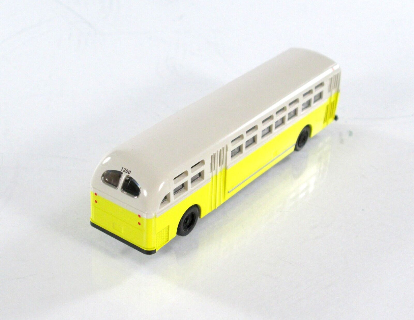 N Scale ***SEATTLE TRANSIT SYSTEM*** Motor Coach #1200 - WHEELS of TIME 90181