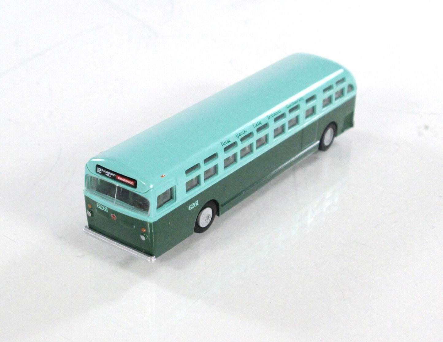 N Scale ***NEW YORK CITY TA*** Transit Motor Coach #6261 - WHEELS of TIME 90502