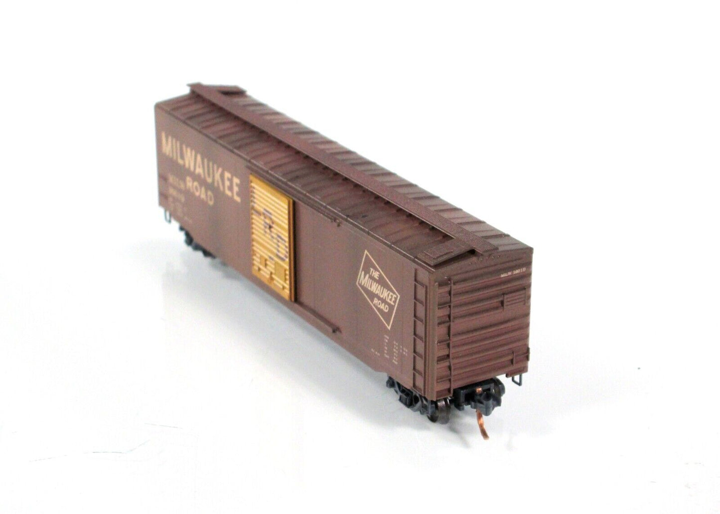 N Scale ***MILWAUKEE ROAD*** Weathered 50' Box Car #16619 -Micro Trains 03144380