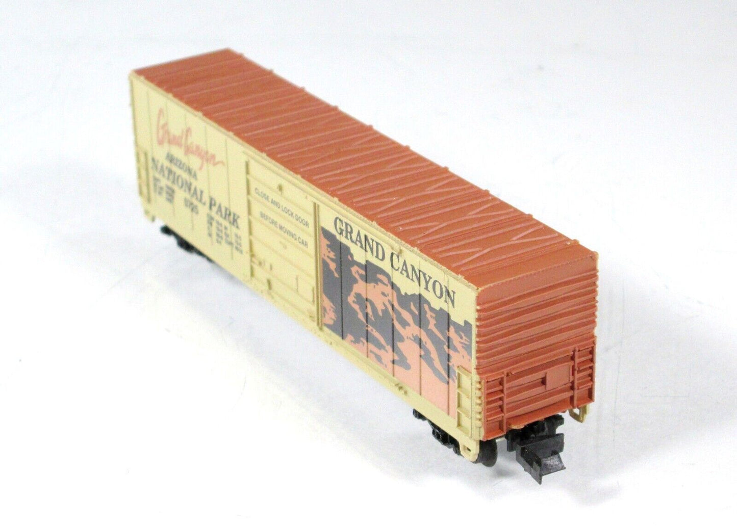 N Scale ***GRAND CANYON*** National Park, Arizona 50' Box Car ---- Bev-Bel 10054
