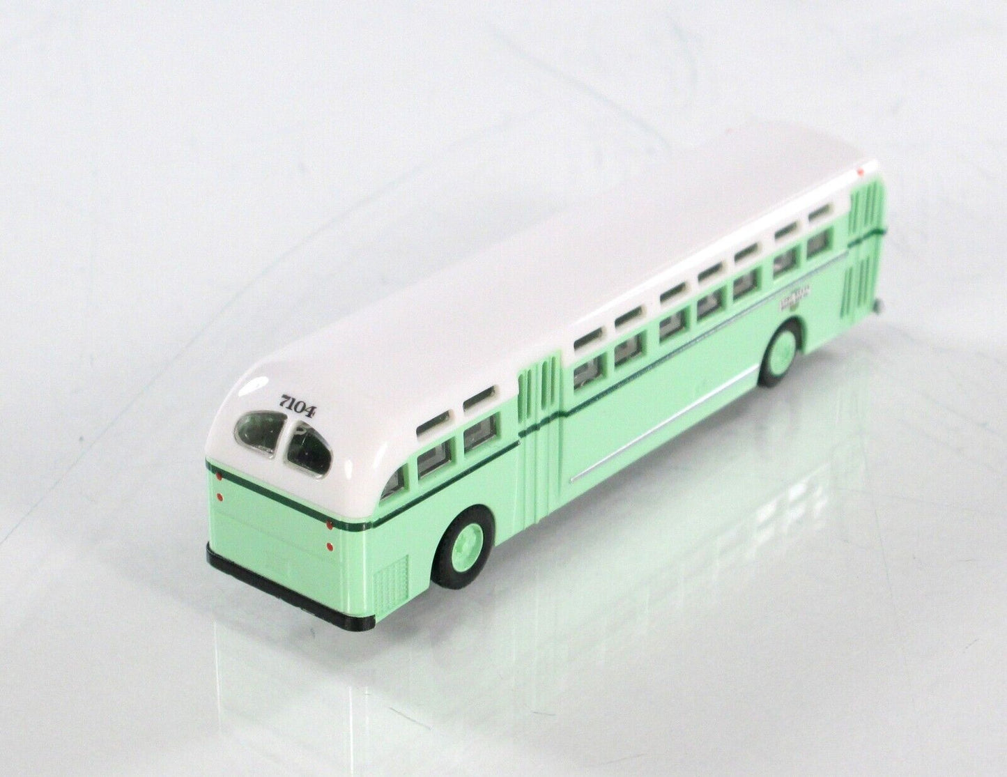 N Scale ***LONG BEACH MOTOR BUS Co.*** Transit Coach #7104 -WHEELS of TIME 90702