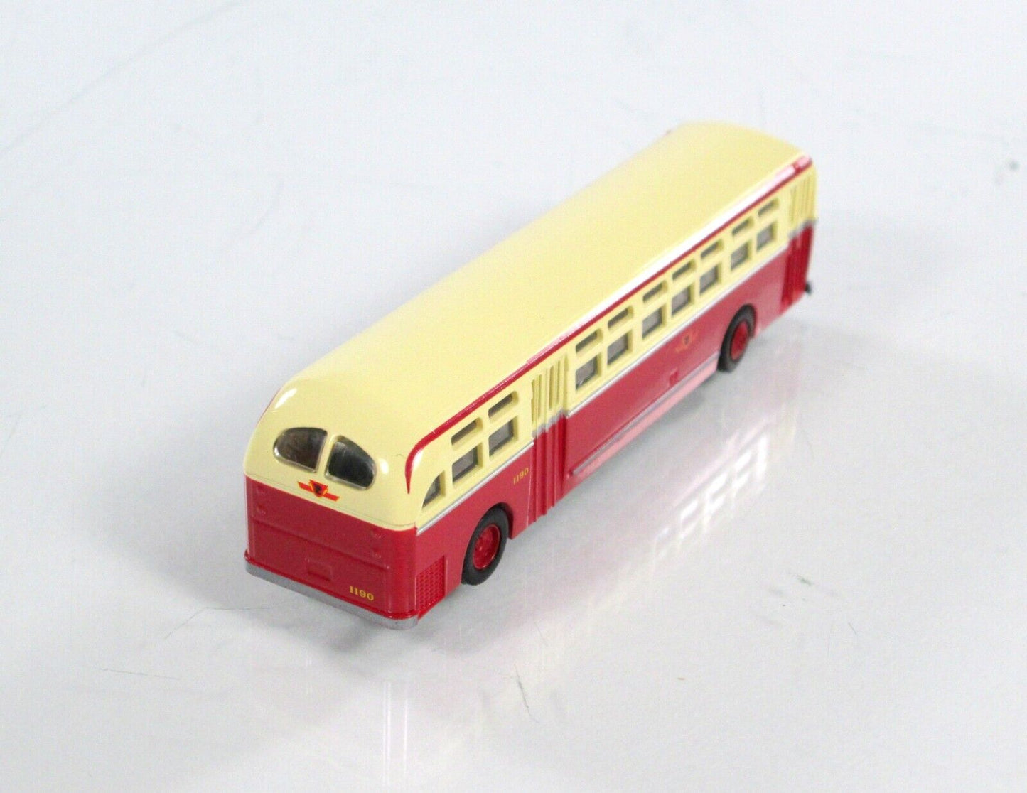 N Scale ***TORONTO*** Transit Motor Coach #1190 - WHEELS of TIME 90432