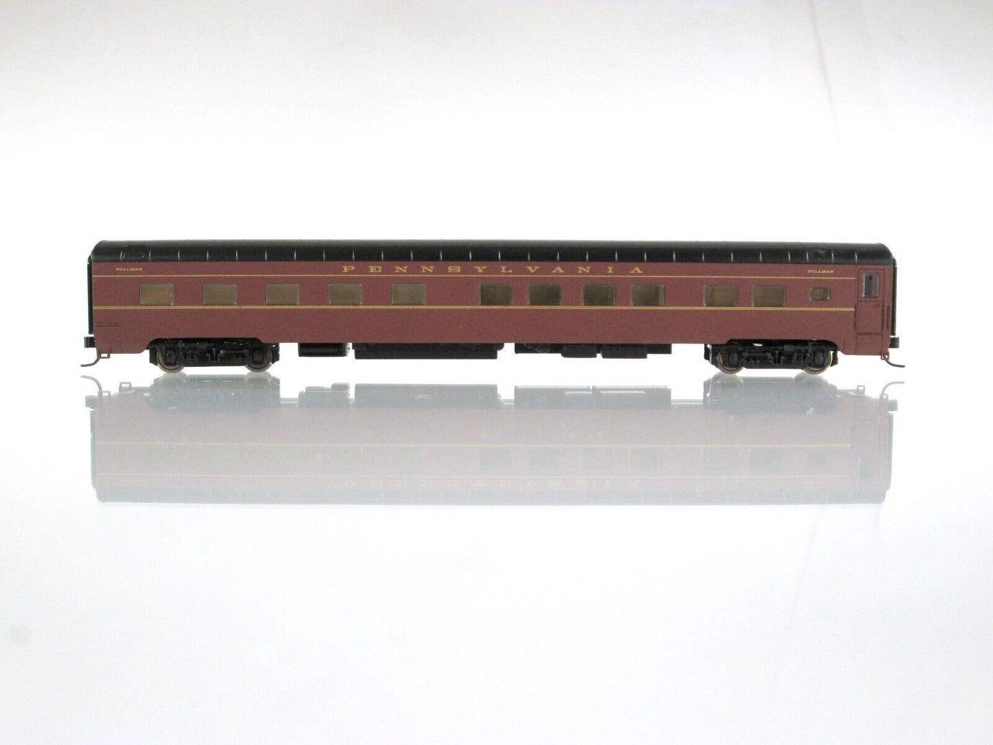 N Scale PENNSYLVANIA Lighted 10-6 Sleeper Passenger Car ----- Walthers 932-55037