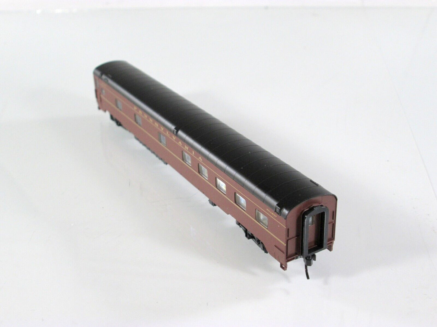 N Scale PENNSYLVANIA Lighted 10-6 Sleeper Passenger Car ----- Walthers 932-55037