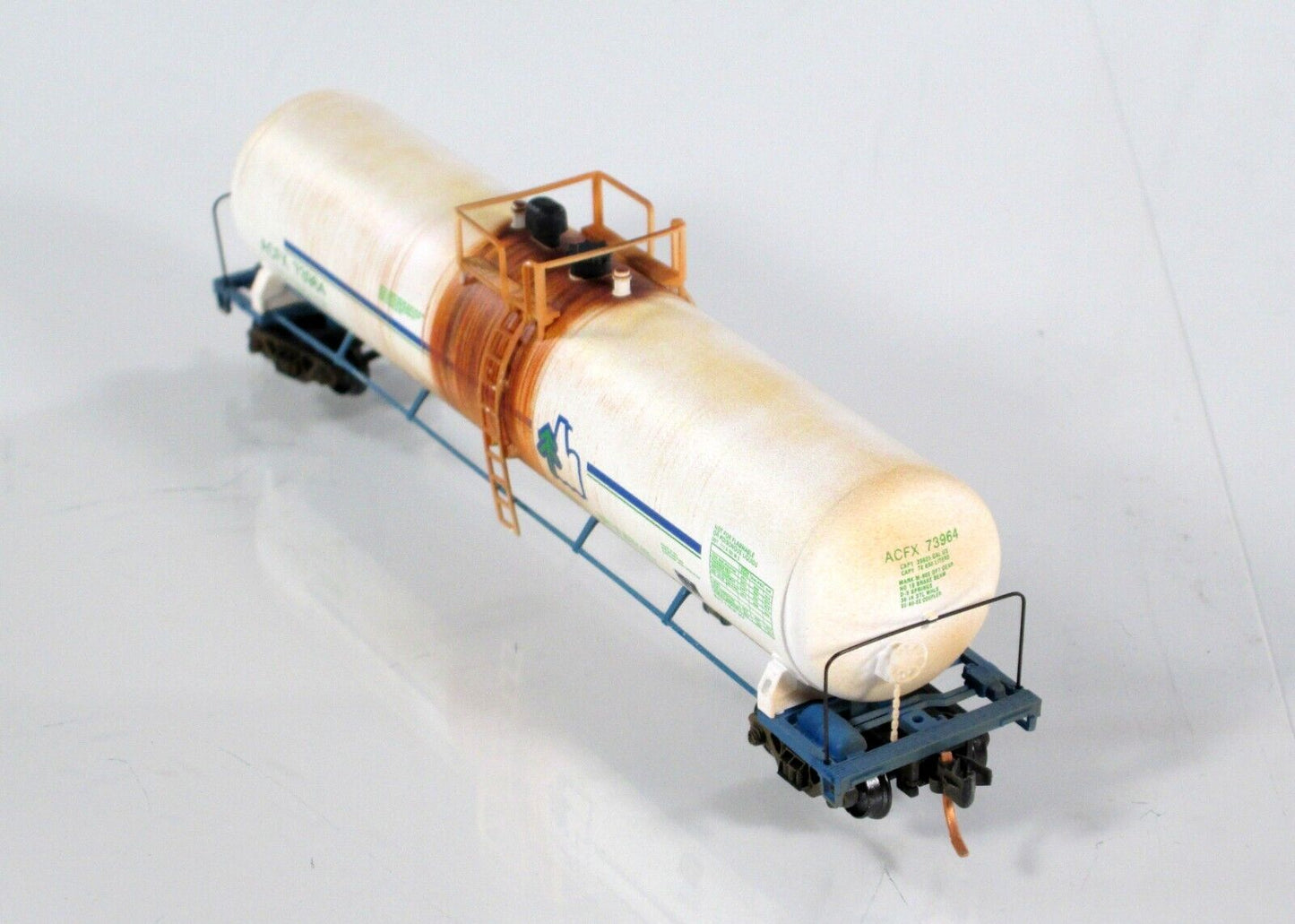 N Scale ***ACFX*** Weathered & Graffiti Tank Car - Micro Trains 11044290