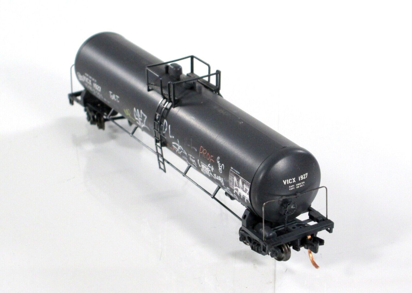 N Scale **UNION** Weathered & Graffiti Tank Car -Micro Trains 11044390