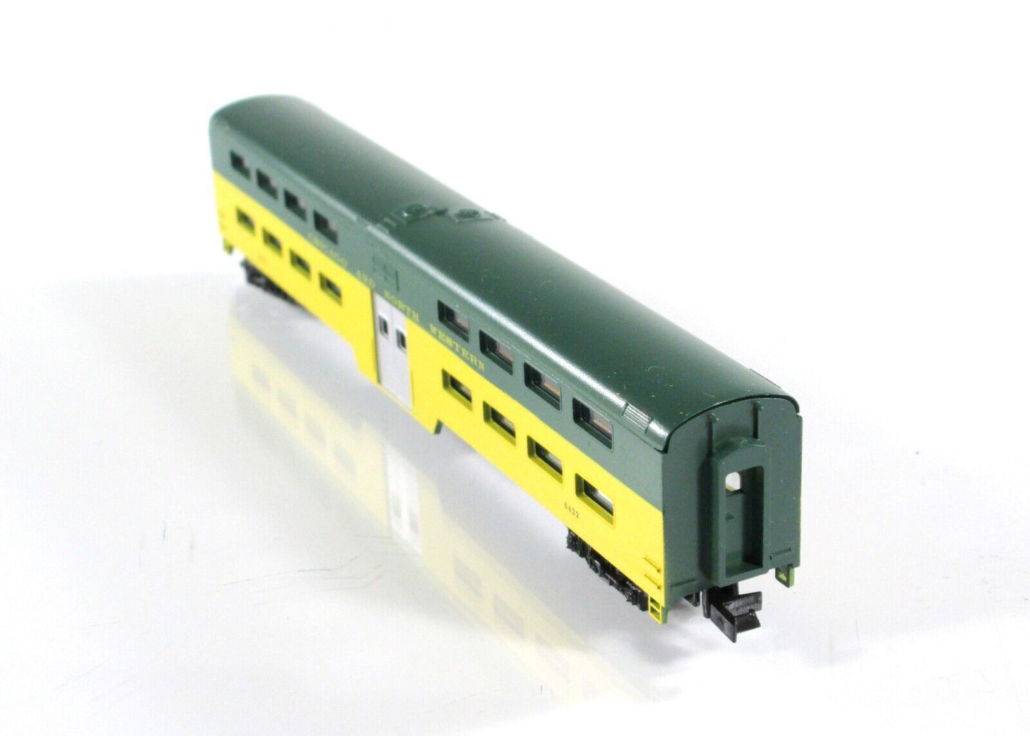 N Scale CHICAGO & NORTH WESTERN Bi-Level Commuter Coach, CNW #6422, Con-Cor 4401