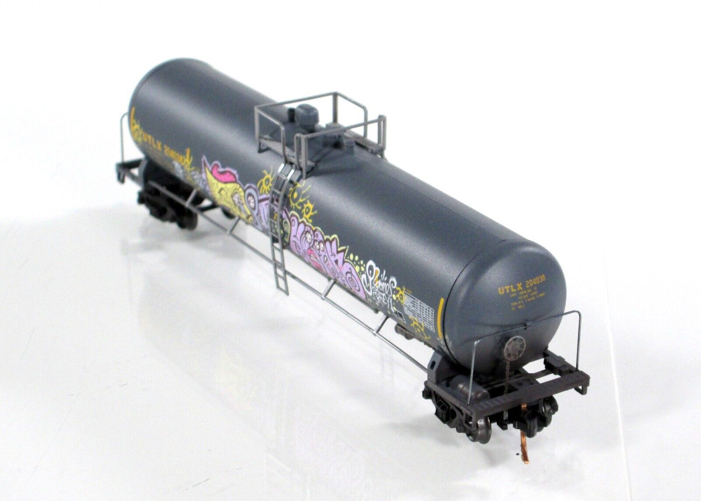 N Scale ***UNION*** Weathered & Graffiti Tank Car - Micro Trains 11044430