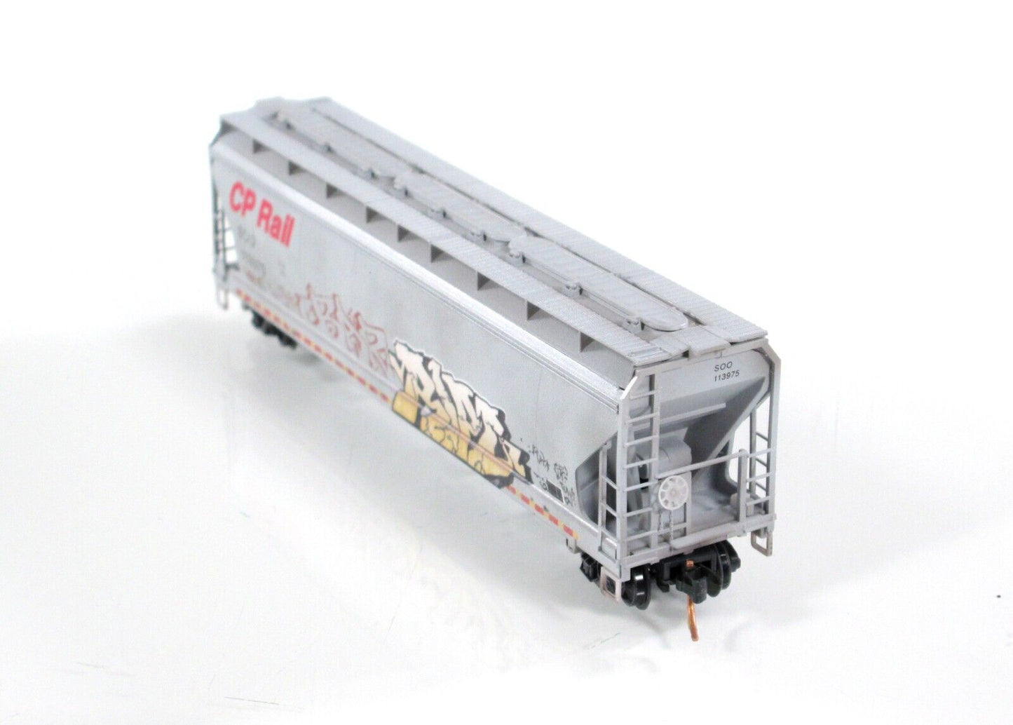 N Scale **CP RAIL**  Weathered & Graffiti Hopper #113975 - Micro Trains 09444093