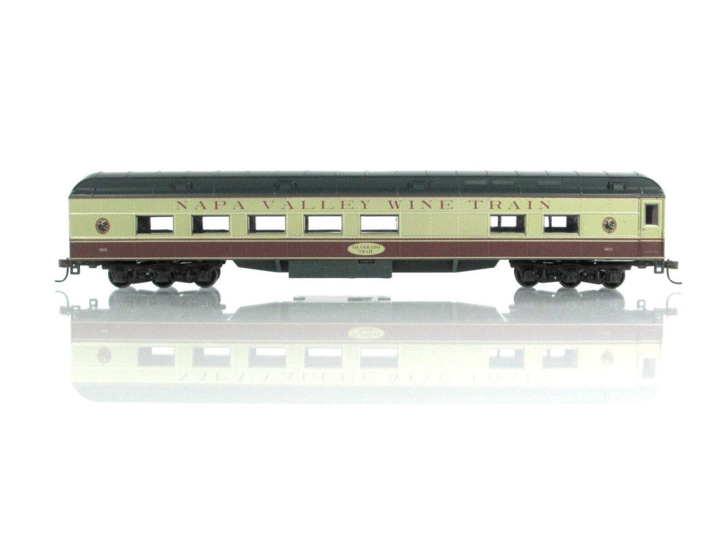 HO Scale ***NAPA VALLEY*** Passenger Diner "Silverado Trail" 1013 - Athearn 8501