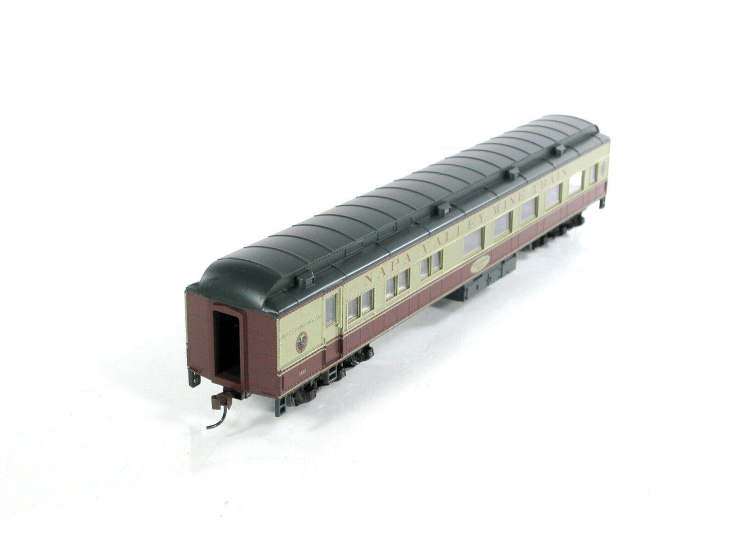 HO Scale ***NAPA VALLEY*** Passenger Diner "Silverado Trail" 1013 - Athearn 8501