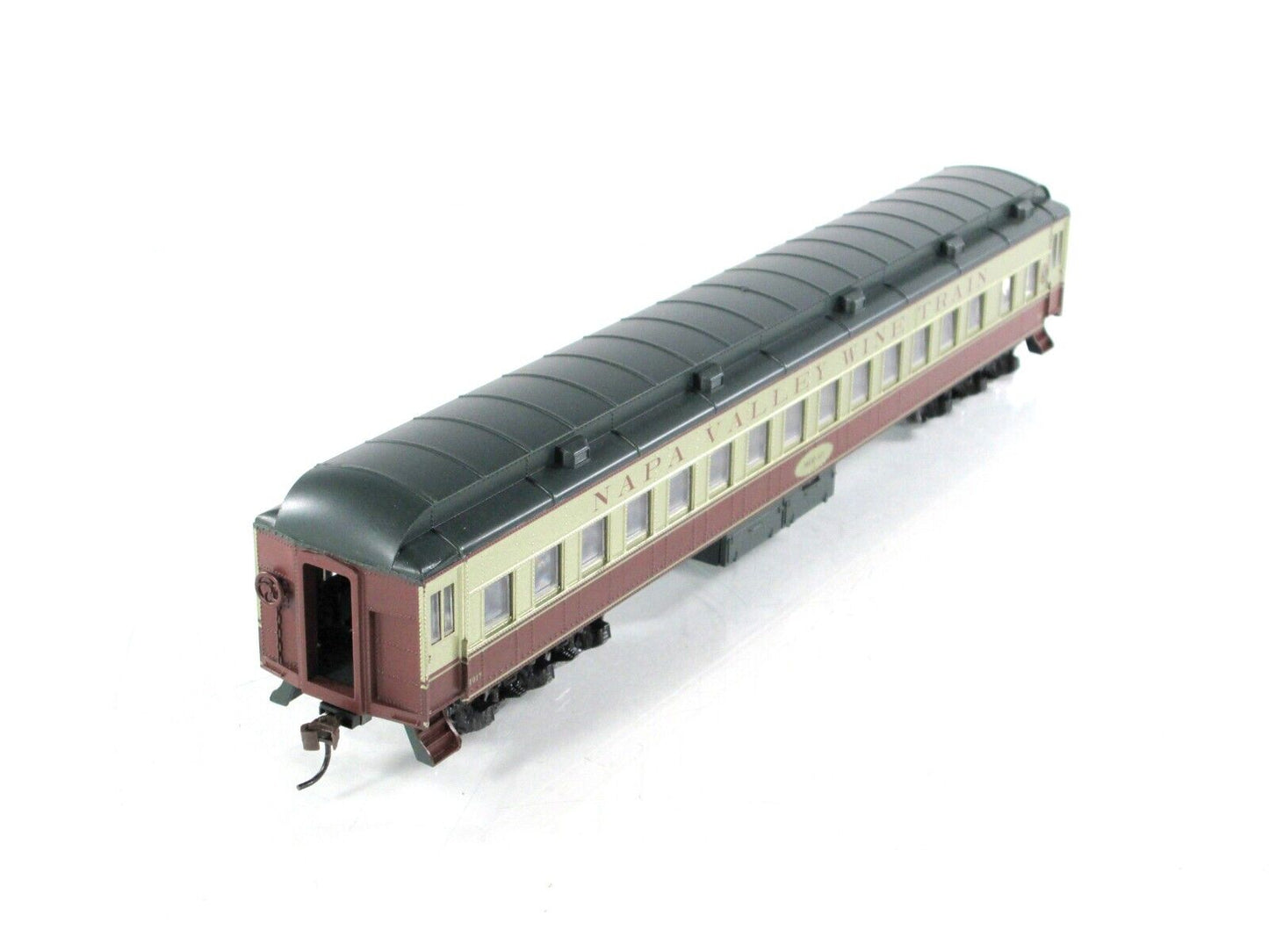 HO Scale ***NAPA VALLEY*** Coach "Merlot", NVRR 1017 -Athearn 8503, Metal Wheels