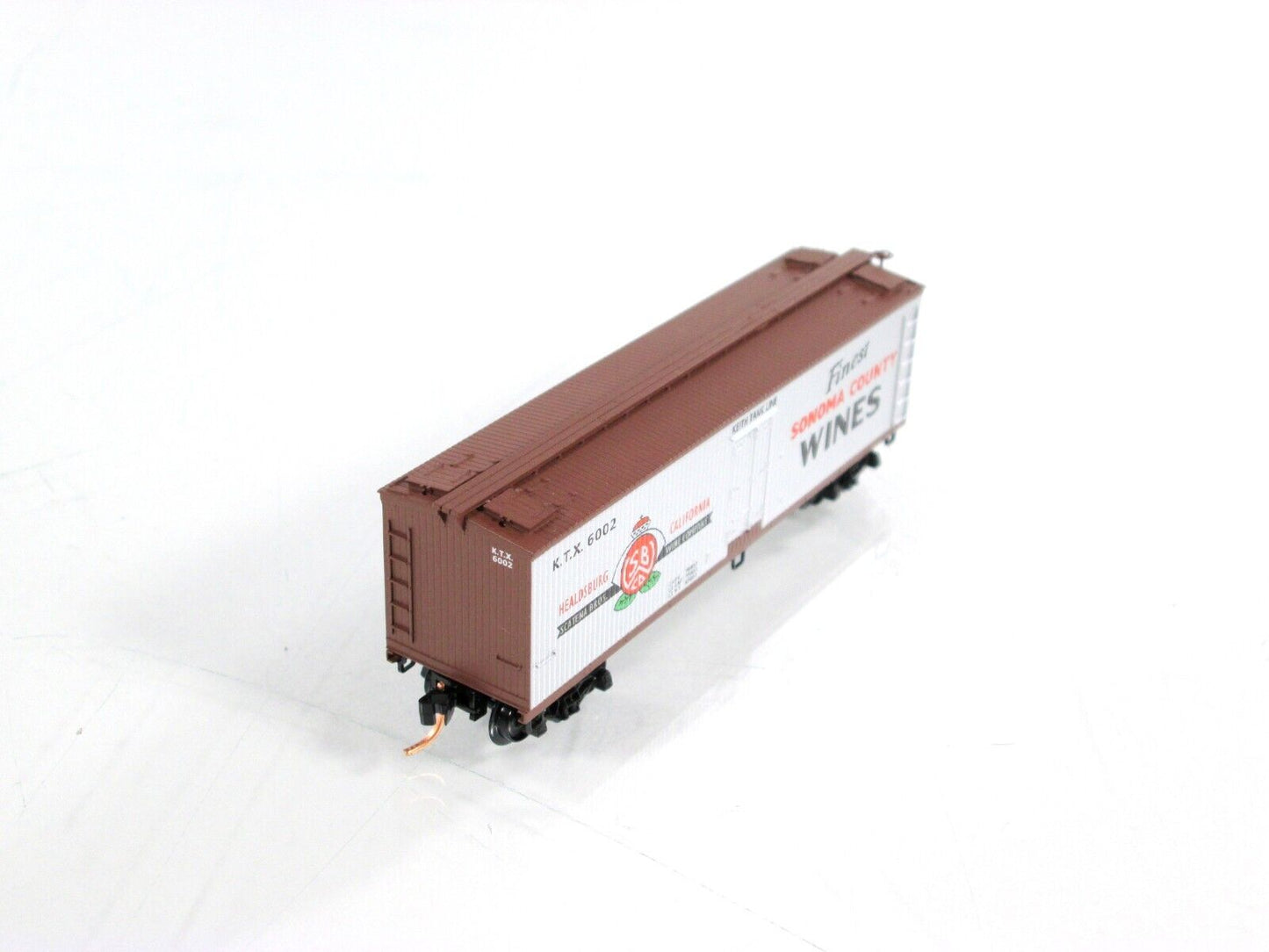 N Scale ***KEITH TANK LINE WINES*** 40' Ice Reefer KTX 6002 - Micro Trains 49070