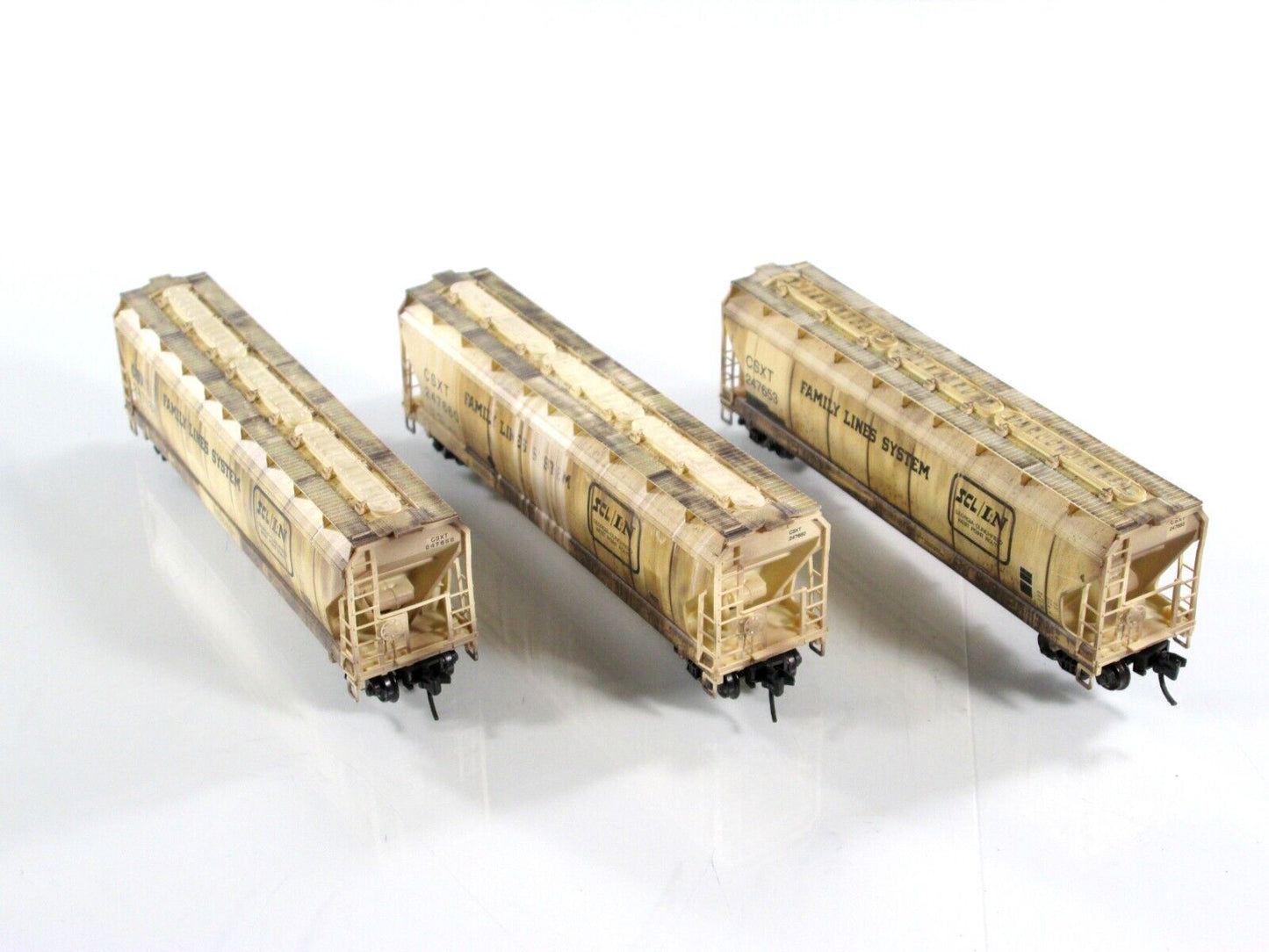 N Scale **CSX / ex-FAMILY LINES** Weathered Hopper 3-Set --Micro Trains 99305610