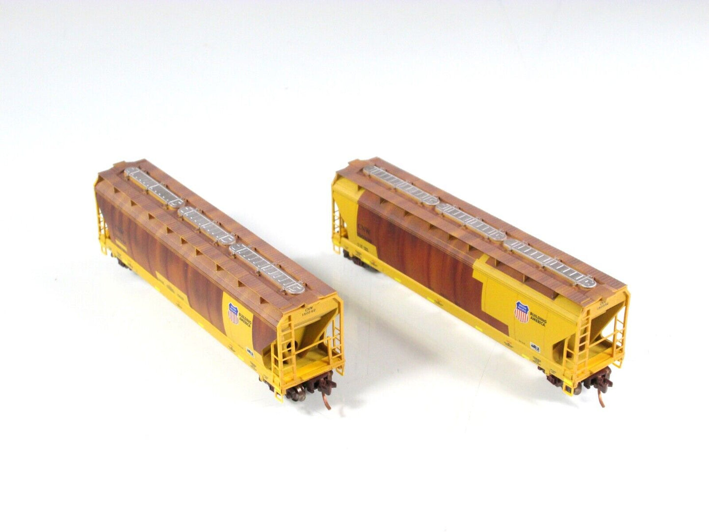 N Scale **CNW / UP** Weathered Covered Hopper 2-Pack Set --Micro Trains 09444410
