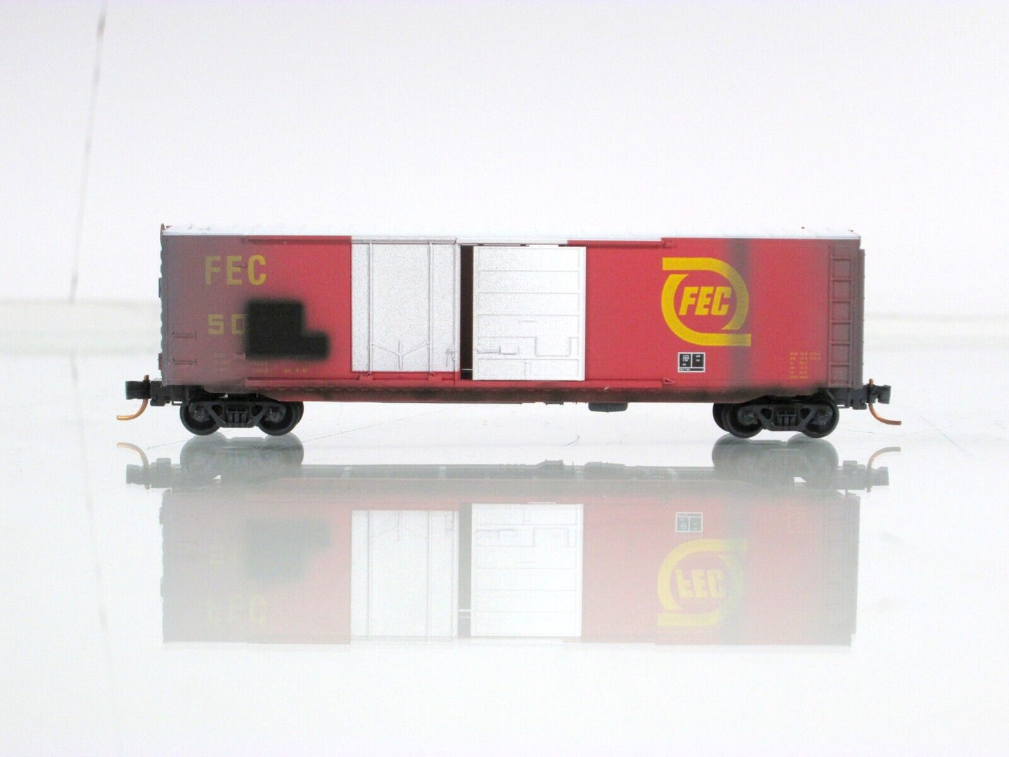 N Scale **FLORIDA EAST COAST** Weathered 50' Box Car FEC - Micro Trains 07644120