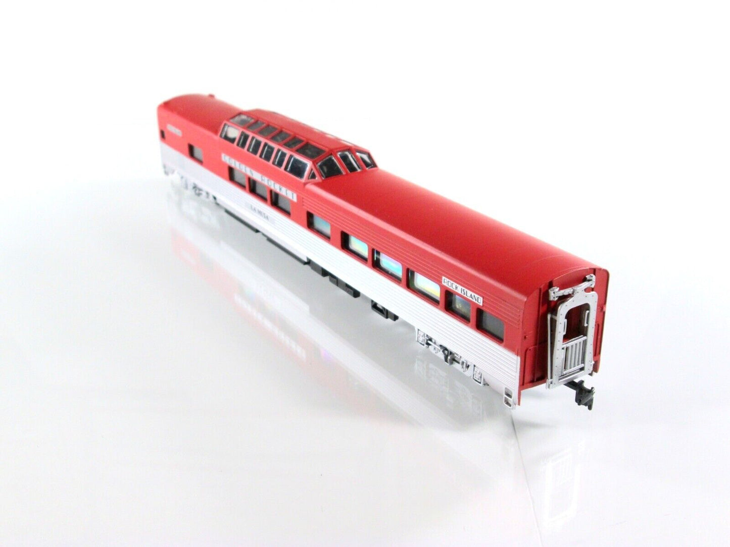 HO Scale ROCK ISLAND GOLDEN ROCKET Lightweight Passenger 8-Car Set --- IHC 50019