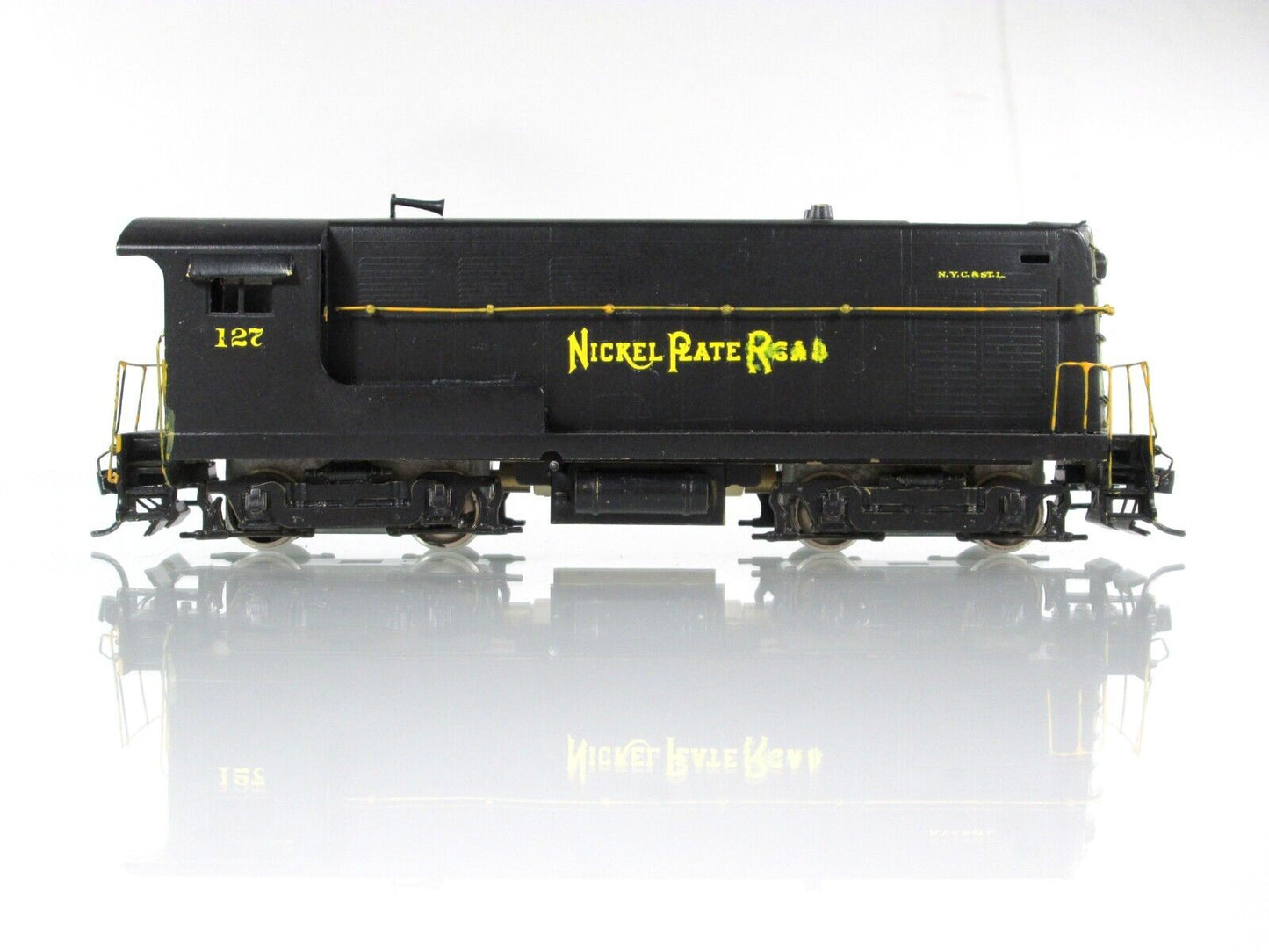 HO Scale BRASS Nickel Plate Road Diesel Switcher NKP #127 - by HALLMARK Models