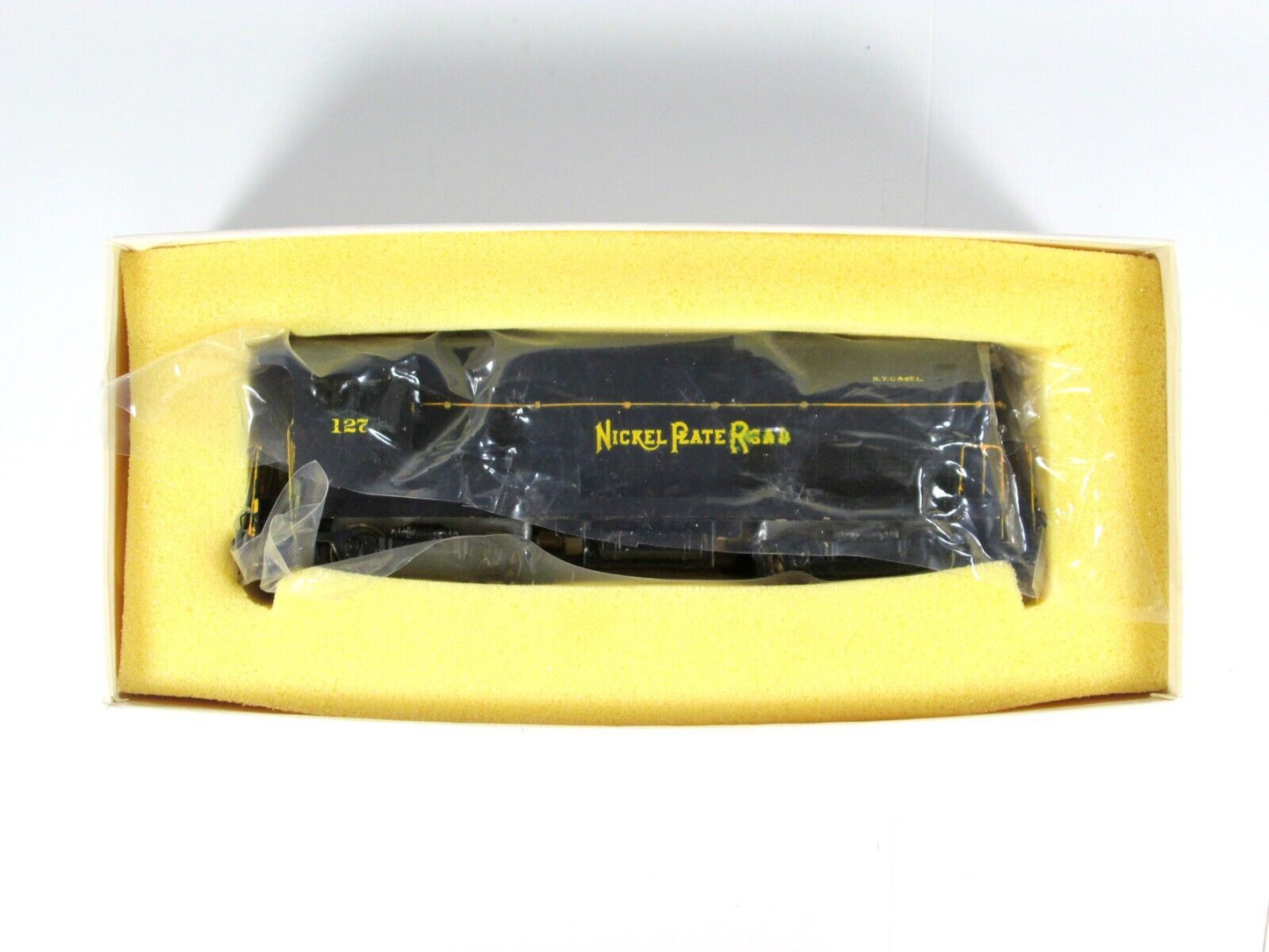 HO Scale BRASS Nickel Plate Road Diesel Switcher NKP #127 - by HALLMARK Models