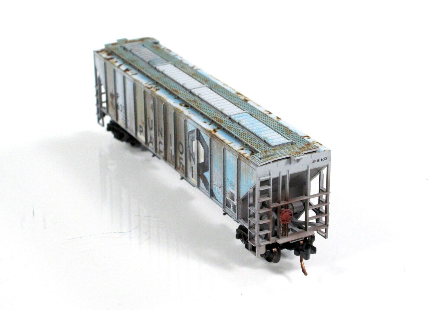 N Scale **UNION PACIFIC / ex-RI** Weathered 3-Bay Hopper - Micro Trains 09644180