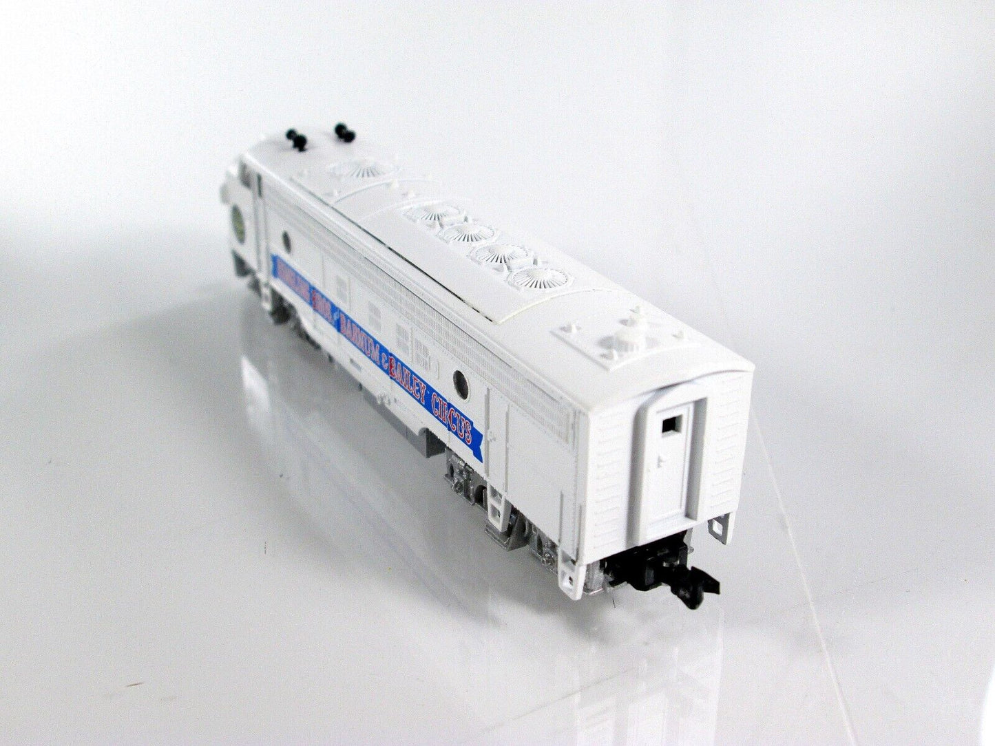 N Scale *RINGLING BARNUM & BAILEY* CIRCUS FP-7 Locomotive -Micro Trains 98500732