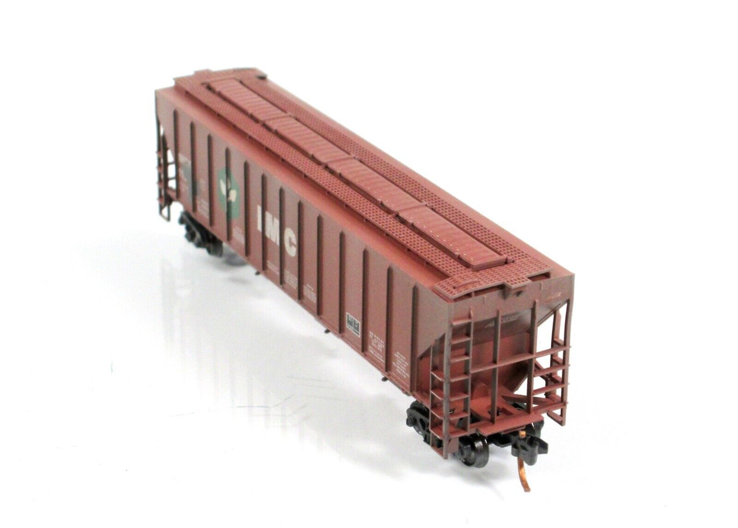 N Scale ***IMC*** Weathered 3-Bay Covered Hopper, IMCX --- Micro Trains 09644020