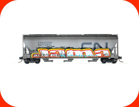 N Scale ***CANADIAN NATIONAL*** Weathered Hopper #388531 --Micro Trains 09444230