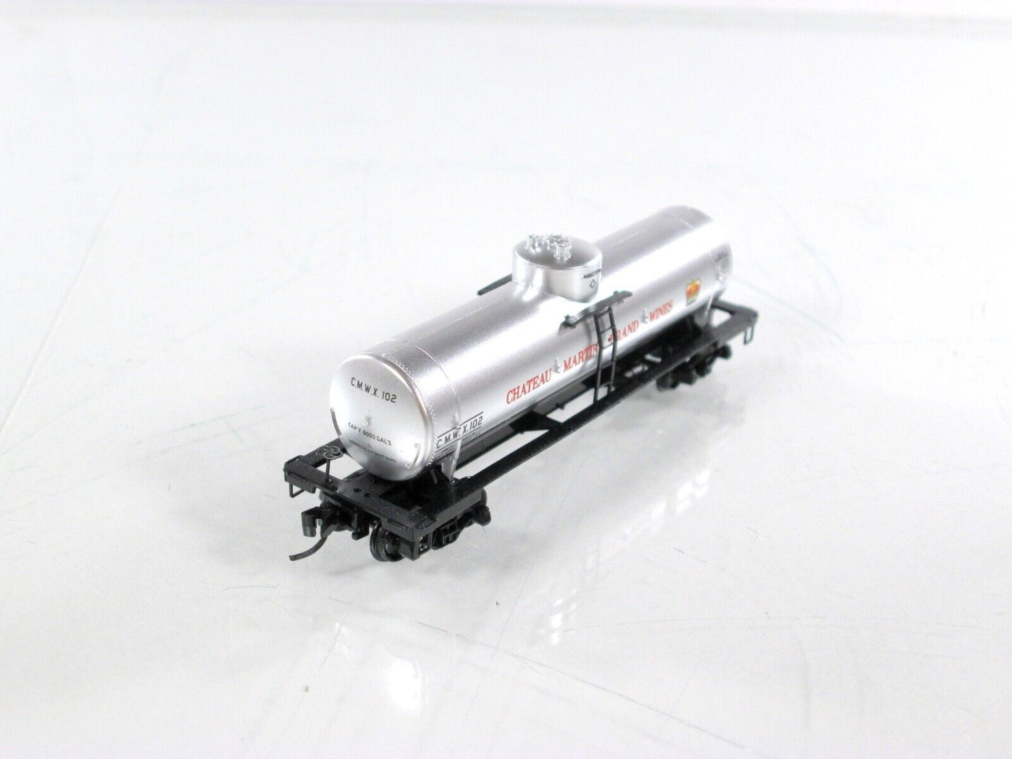 N Scale **CHATEAU MARTIN WINES** Tank Car (Grape-Glass) -- Micro Trains 06500086