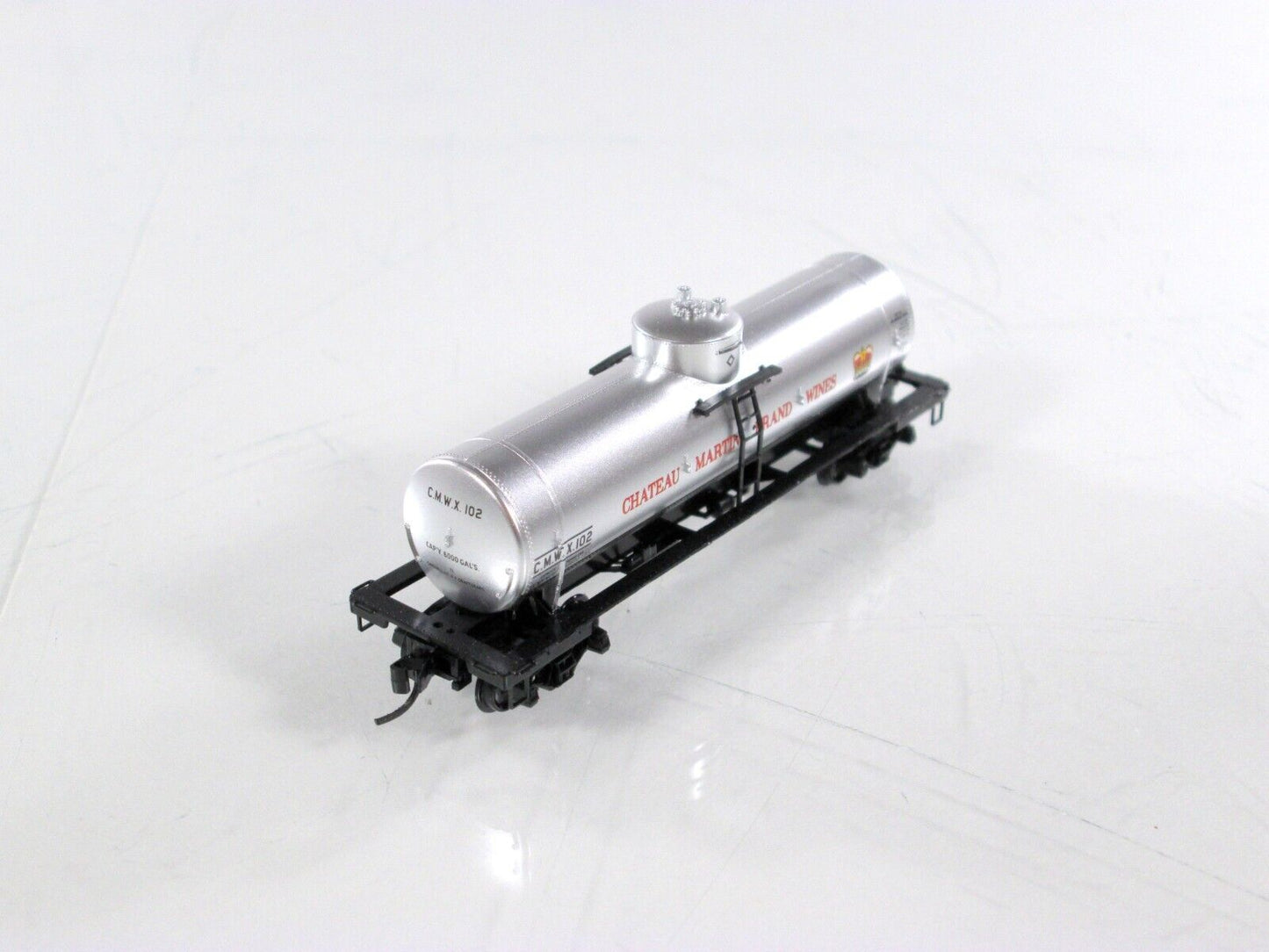 N Scale **CHATEAU MARTIN WINES** Tank Car (Grape-Glass) -- Micro Trains 06500086