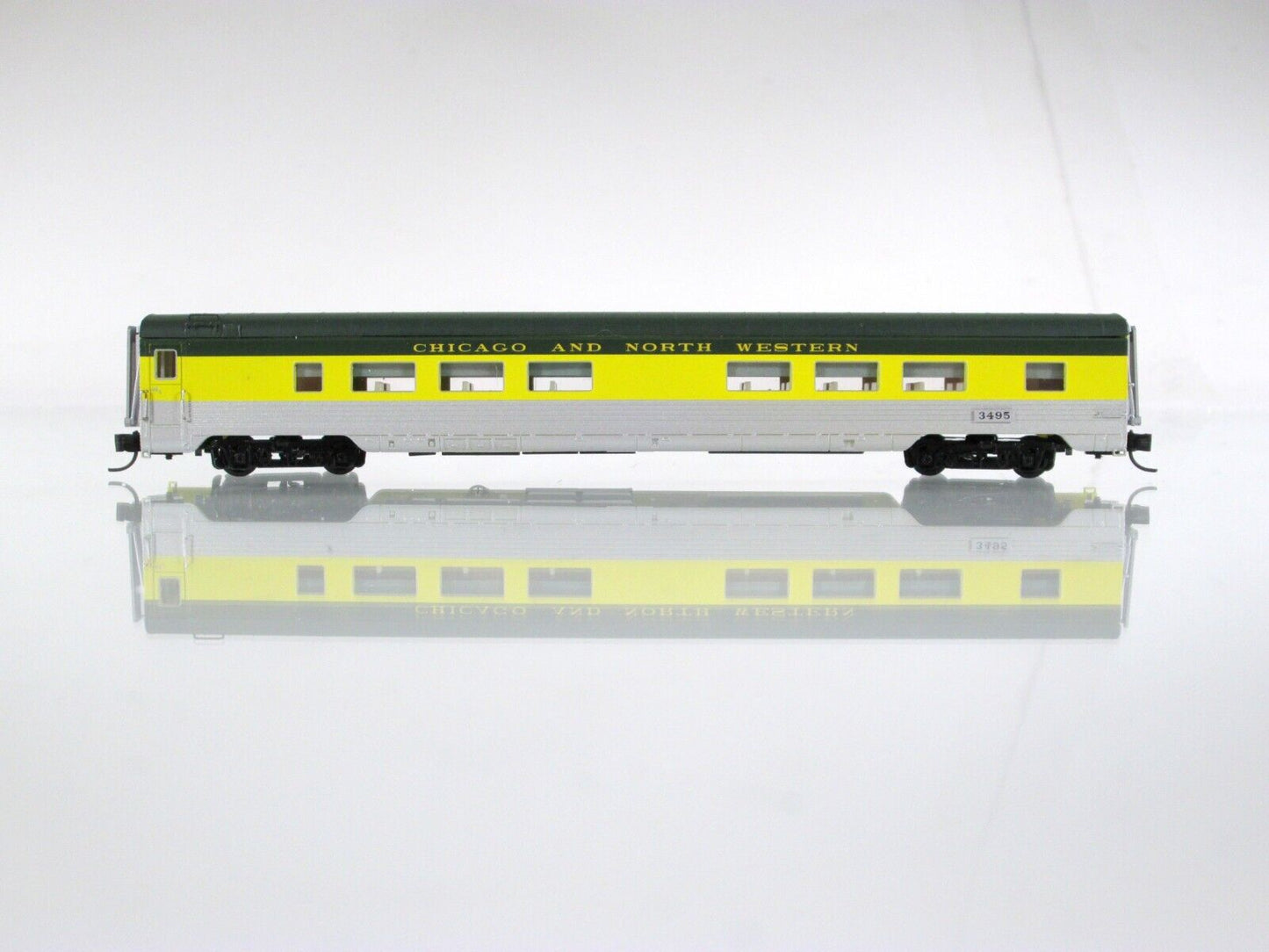 N Scale CHICAGO NORTH WESTERN Lighted Coach -Intermountain, Centralia CCS6902-03