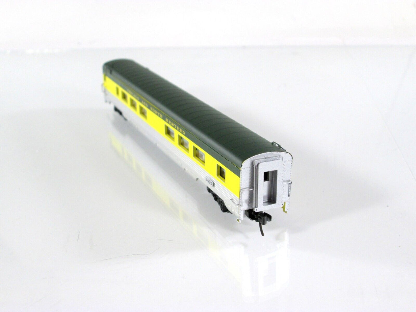N Scale CHICAGO NORTH WESTERN Lighted Coach -Intermountain, Centralia CCS6902-03