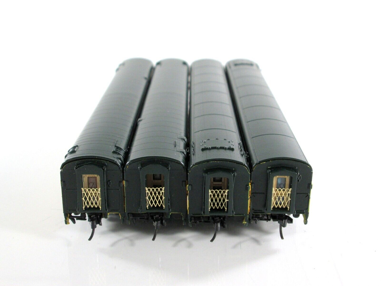 N Scale CHICAGO NORTH WESTERN Passenger Coach, Sleeper 4-Pack Set -Rapido TRAINS