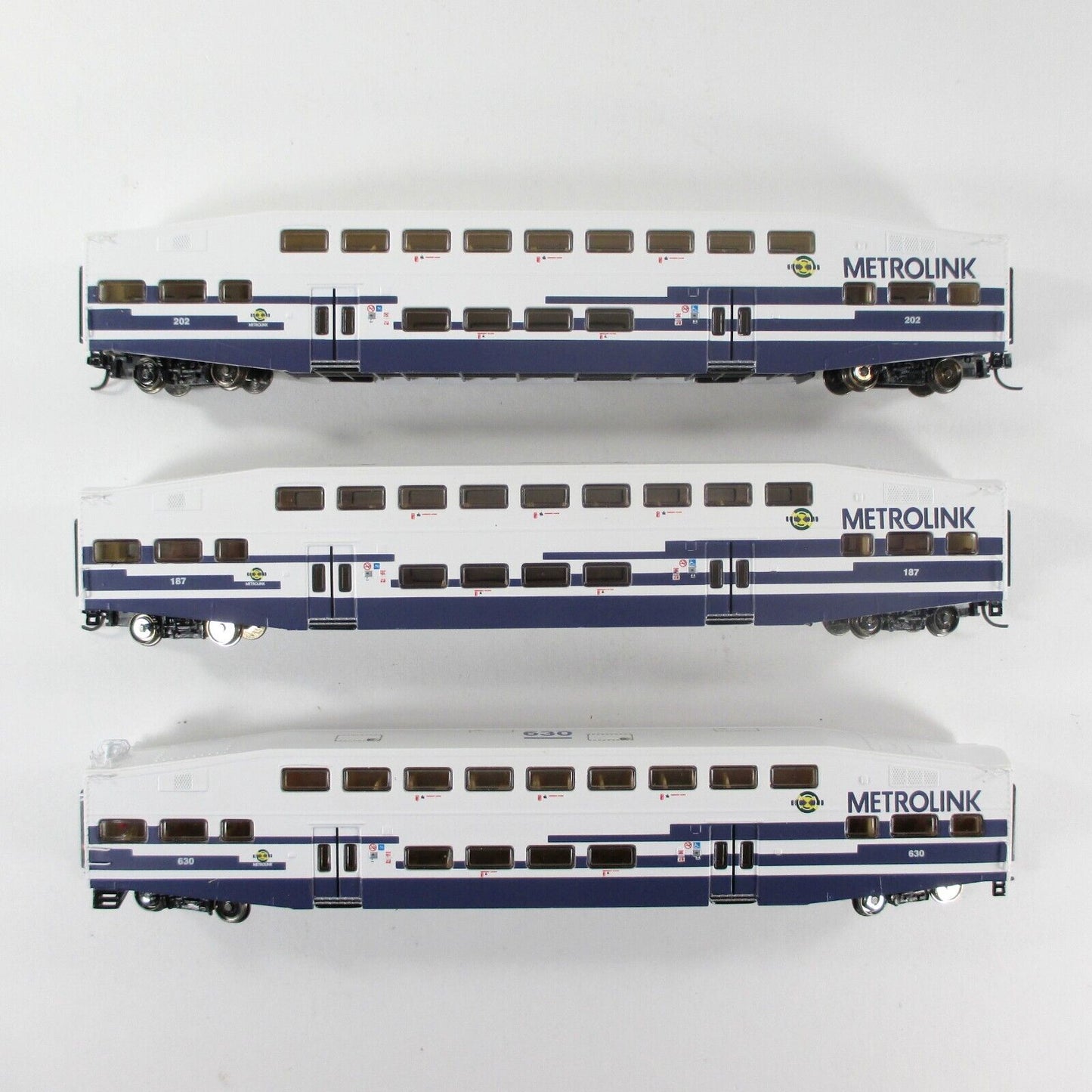N Scale Bombardier METROLINK Bi-Level Passenger 3-Car Set - Athearn 10160 **NEW*